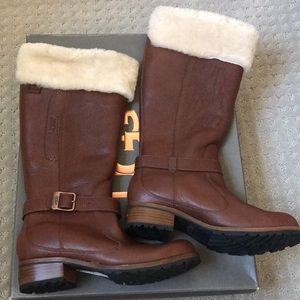 BRAND NEW UGG Langley boots.